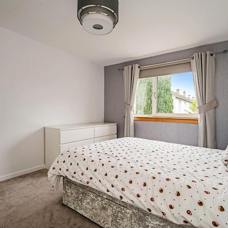 Centrally Situated 1 Bedroom House In Cumbernauld Exterior foto